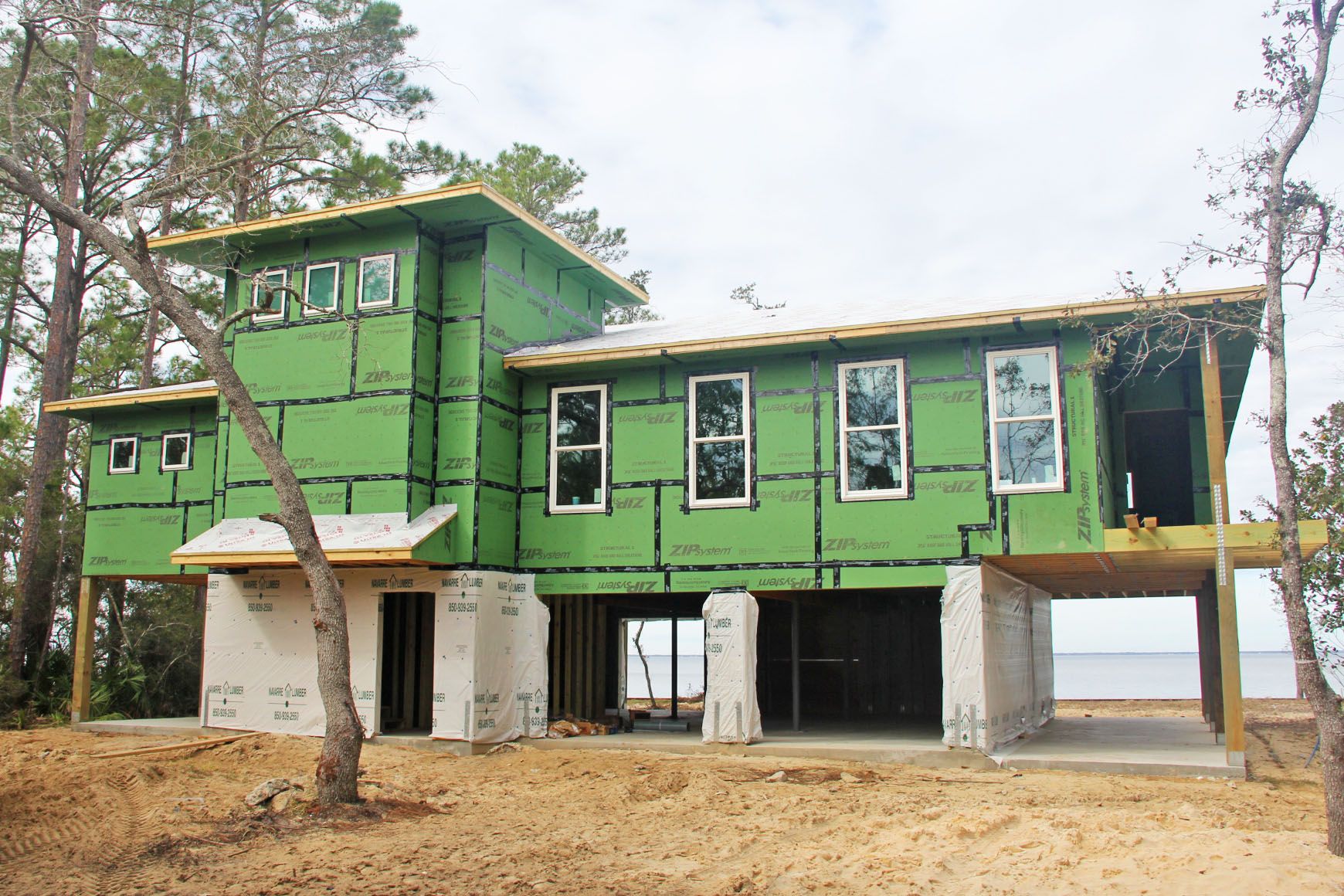 Cyr modern coastal piling home in Navarre