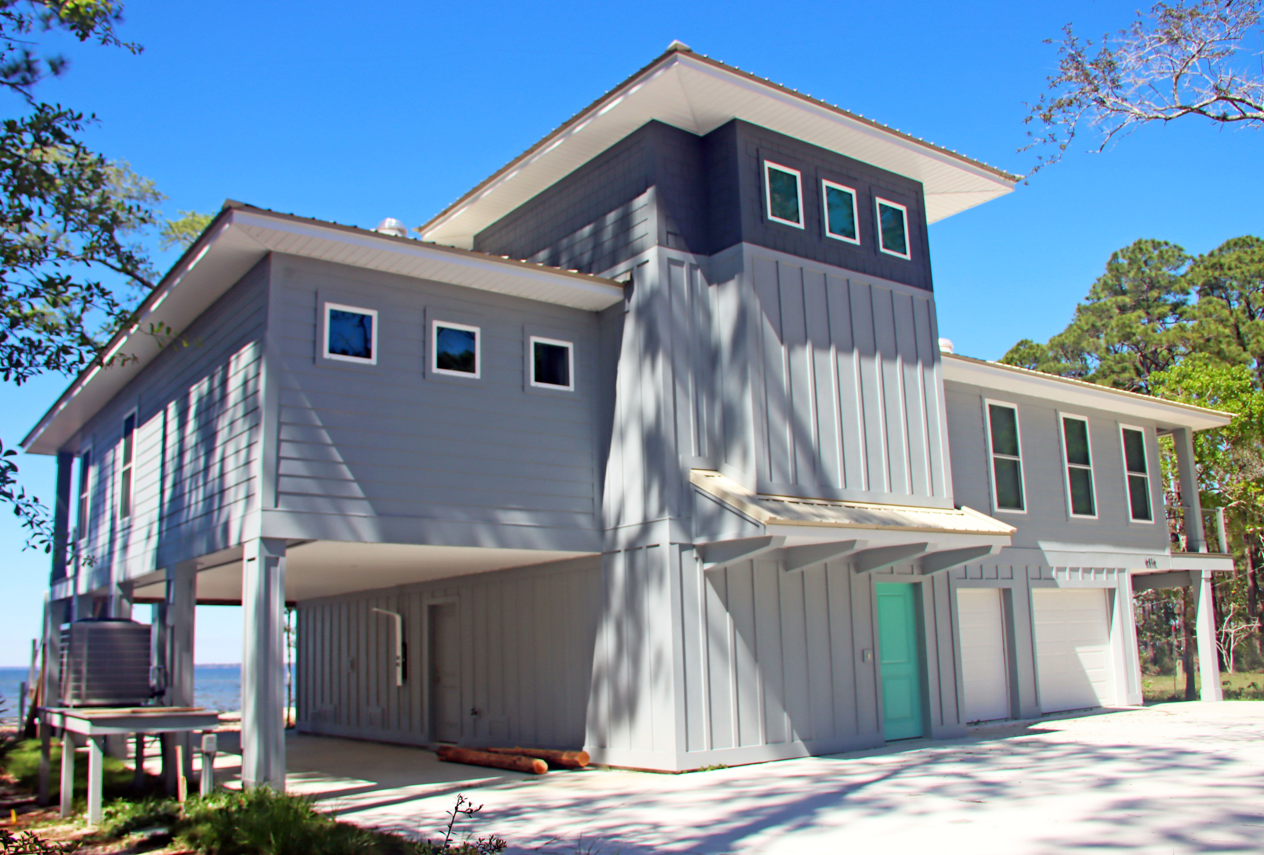 Cyr modern coastal piling home in Navarre