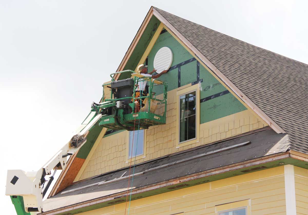 hardiplank siding in Navarre