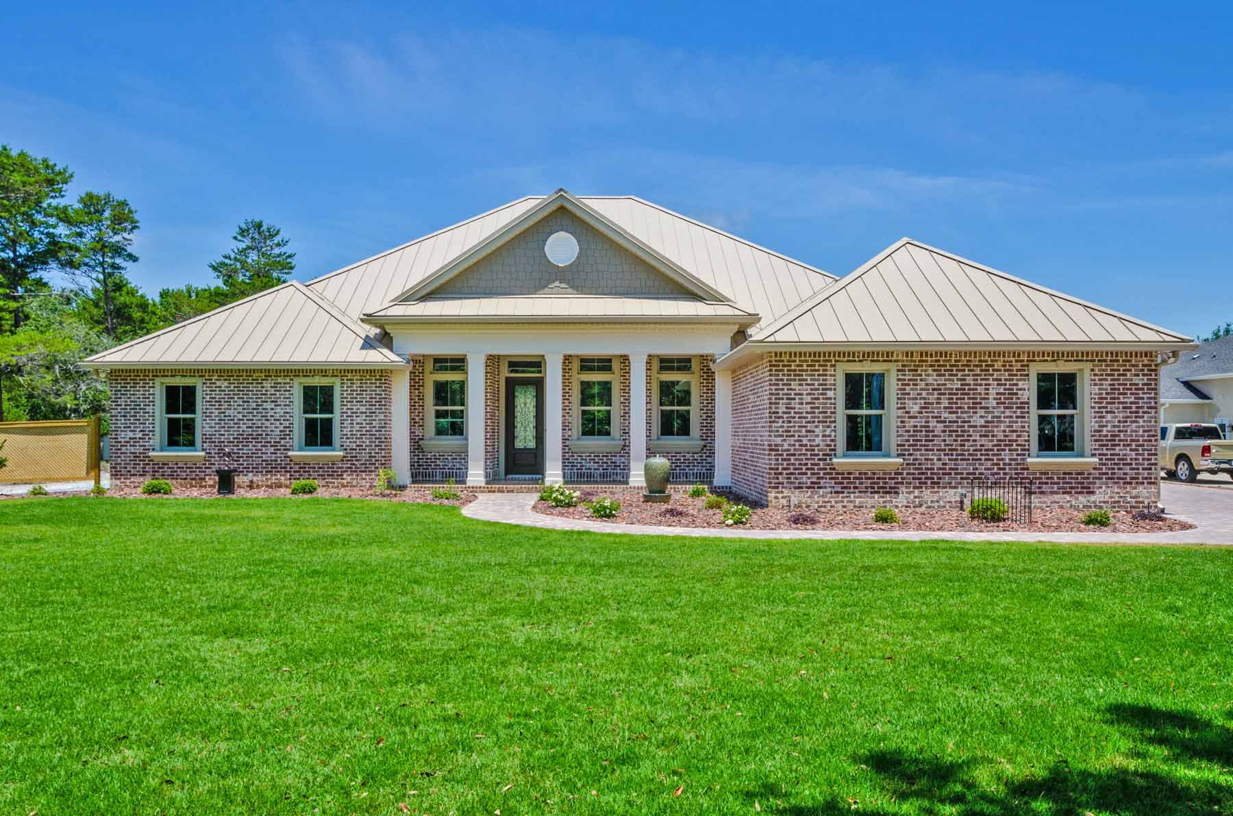 Nieberlein residence in Gulf Breeze by Acorn Fine Homes