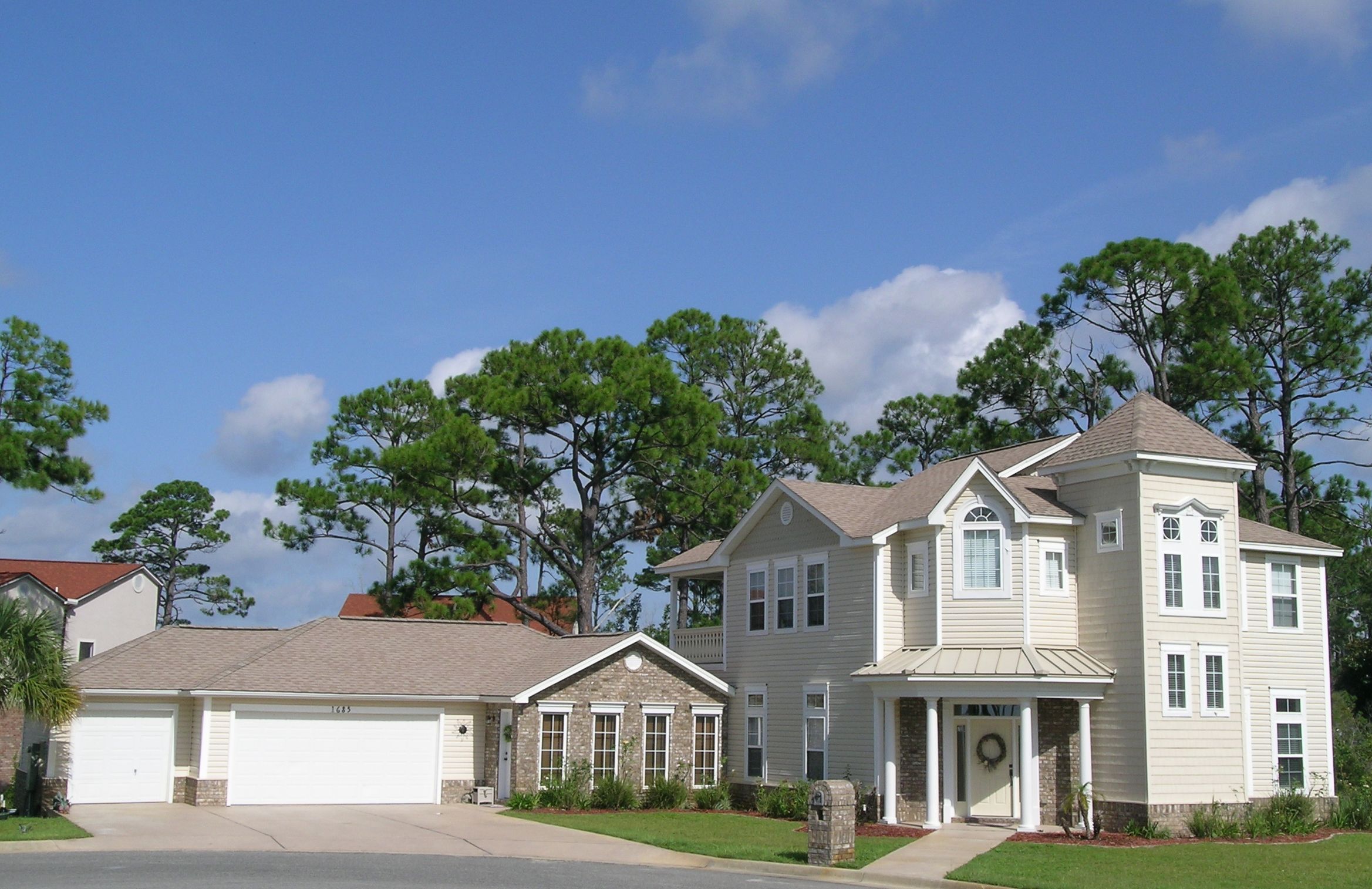 Craftsman style custom home by Acorn Fine Homes in Gulf Breeze