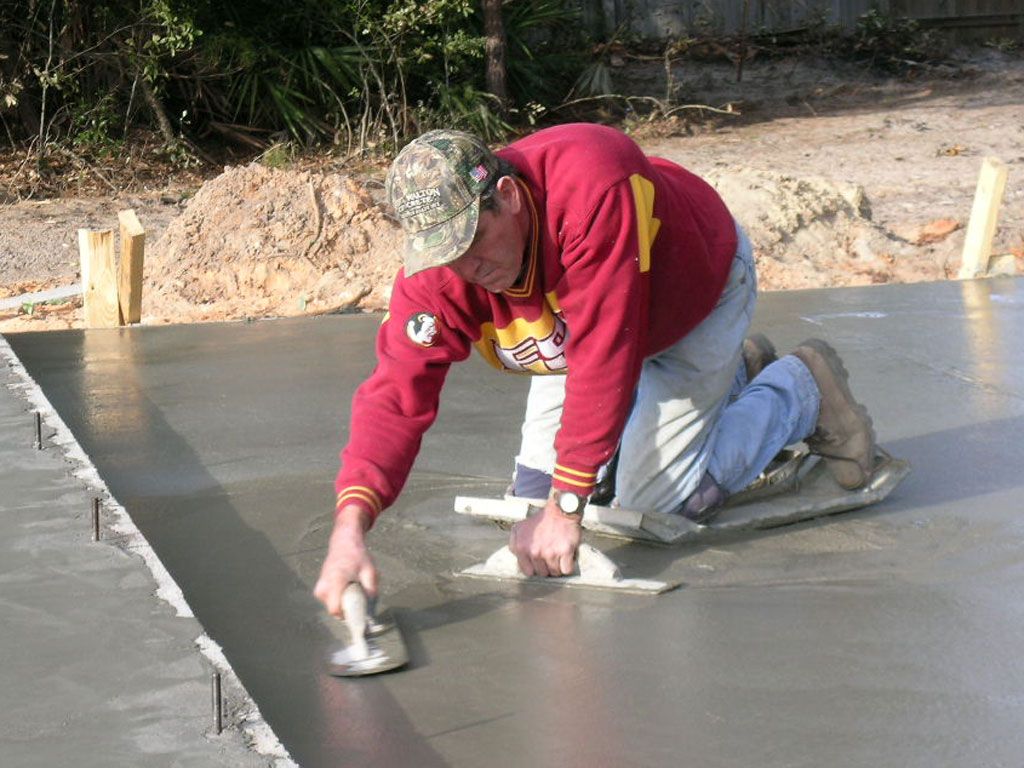 troweling concrete