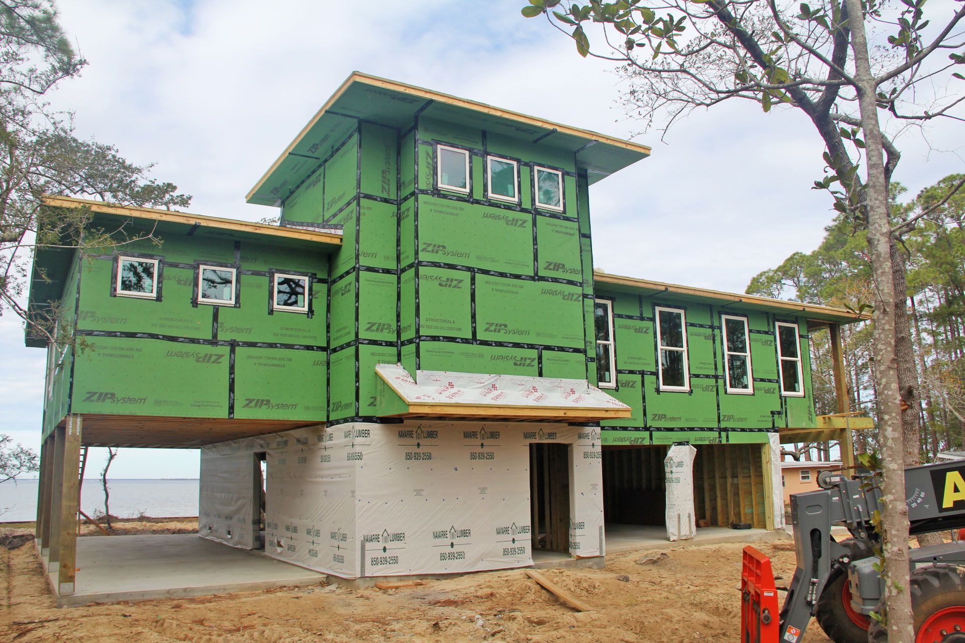 Cyr modern coastal piling home in Navarre