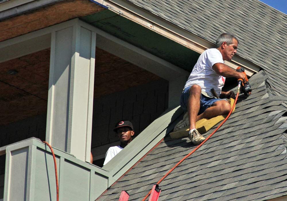 installing hurricane resistant roof in Navarre for Acorn Construction